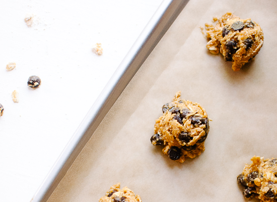 Flourless peanut butter oat chocolate chip cookies - cookieandkate.com