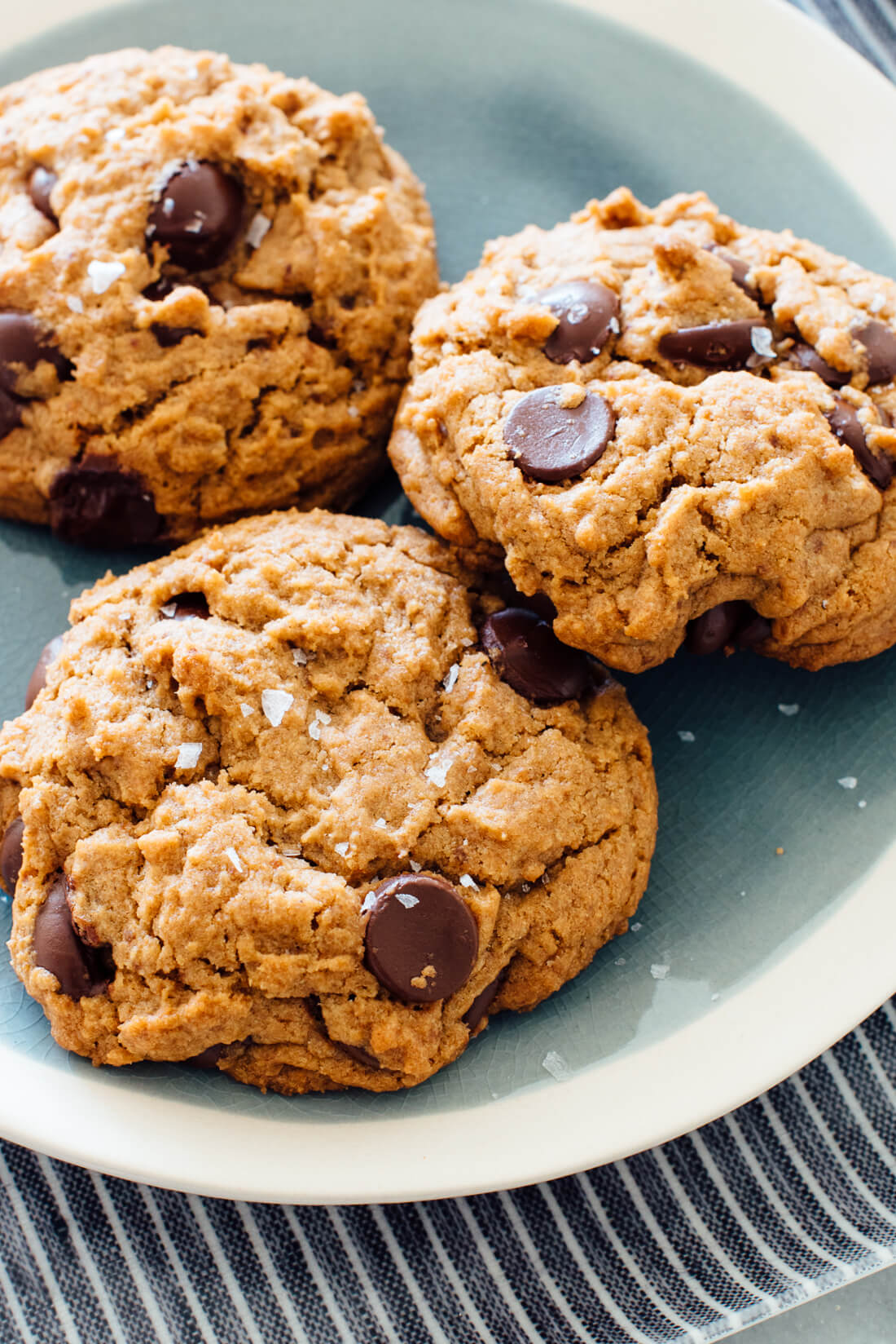 Vegan chocolate chip cookies recipe (no one will ever guess). Made with whole grains and coconut oil instead of butter!